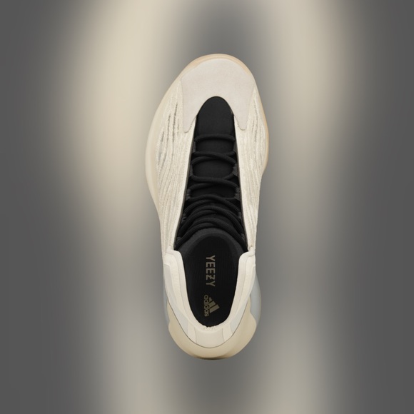 YEEZY. Just dropped !! QNTM !!! One-of-a-kind - Picture 11 of 14